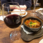 ワインバル 八十郎 - 黒毛牛スジ肉のトマト煮込み＋赤ワイン
