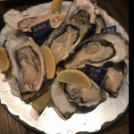 Oyster bar UOICHI - 生牡蠣　産地別〜食べ比べ　安心してください〜日本です♬  まみこまみこ