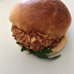 ブーランジェリー 匠 - 梅・しそ・チキンカツ¥210