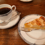 珈琲舎 蔵 - ブレンドコーヒー、今日のタルト(林檎)
