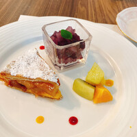 ポム・ダダン - 