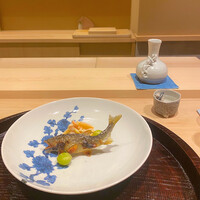日本料理 研野 - ⑨お皿とピッタリ　あーお銚子お猪口とも合ってます