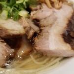 麺屋 六感堂 - 櫻井式 鯵煮干中華そば 肉増し しお