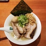麺屋 六感堂 - 櫻井式 鯵煮干中華そば 肉増し しお