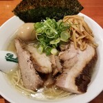 麺屋 六感堂 - 櫻井式 鯵煮干中華そば 肉増し しお