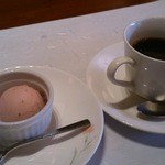 大谷山荘 - いちごのアイス、コーヒー