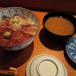 京すし - 鉄火入りハーフ丼(さば)