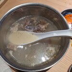 キンキン麦酒とプリッと小腸 近江牛畜産さかえ - 