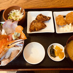 まかない屋 - 上海鮮丼定食＝1300円 税込
            小皿の2品はセルフコーナーから取り分け