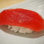 Nyu Sushi Senta - 上まぐろ（100円）
