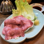 もつ焼 まるい - 2013.1 黒タン刺2人前（1人前680円）凄まじい旨味