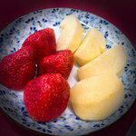 きみや - デザート（苺とリンゴ）