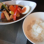 スープカリー茶房 和月 - シーフード彩り野菜のスープカリー(1,600円)