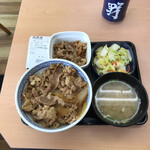 吉野家 - 牛丼並（税込み４２６円）と肉だく（１７３円）とＢセット（１６２円）