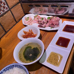 焼肉 もつ焼ジョニー - 