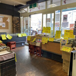 海鮮お食事処 銀蔵 - お土産用にいろんな海産物がありますよ