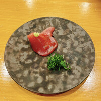 小判寿司 棚倉 - 天草の迷い鰹。今まで味わったことの無い食感と味の鰹です。