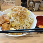 ラーメン つるや - ラーメン（中）➕生卵