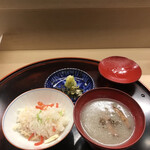 赤坂 菊乃井 - 昼懐石１３３１０円。初午御飯、牛蒡すり流し、お漬物。こちらの留椀の中で、一番好きな牛蒡すり流しです（╹◡╹）（╹◡╹）