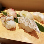Uogashi Teppen Sushi - タコ、太刀魚、島アジ、ヒラメ、鯛