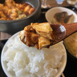 わ楽 - 麻婆豆腐　オンザライス  
