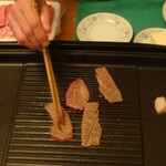 丸重商店 - 美味しい肉は、変な味付けをせず、ただ焼いて大根おろしと醤油が一番！？