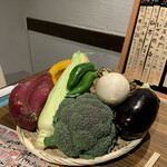 Gohanba Hitoni Yasashiku - オススメの旬野菜を目の前で説明してくれます