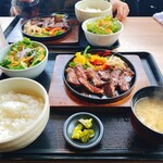 美味しいお肉の店 やまの - 