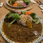 At.Spices - 手前　牛すじカレー