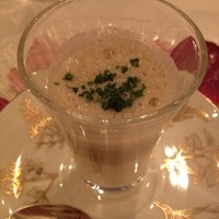 モナリザ 丸の内店 - アミューズ　じゃが芋のムースリーニ　セップ茸のカプチーノ仕立て