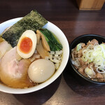 とものもと - 醤油らーめん850えん チャーシュー180えん 味玉120えん チャーシューご飯250えん