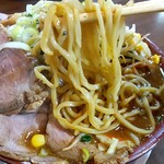 隠れ家麺屋 長太 - 味噌チャーシュー　麺リフト