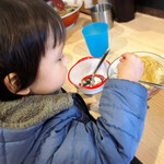 拉麺大公 - 美味しそうに食べる我が子