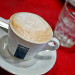 OSTERIA Baccano - サービスのカフェラテ