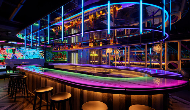 Music Fashion Bar RUN