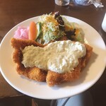 グリル　ヨシダ - チキン南蛮アップ税込1,100円 コレに白ごはんとスープと言って持って来てくれたみそ汁も美味しい