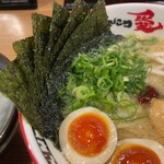 とんこつ愛があふれてる ラーメン とりこ - 特製とりこラーメン