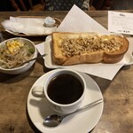 珈琲 まるも - ハニートーストセット900円