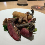 マンサルヴァ - 網捕りの鴨。きれいな身質がジンワリ＆おみ足ちゃんのフリットが濃厚で特に美味ー。あえて塩だけで。