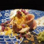 薪鳥新神戸 - 兵庫県産 松風地鶏 鳥刺し（胸肉 & ささみ）（アップ）