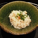 薪鳥新神戸 - 鳥そぼろご飯 + 卵 + 葱