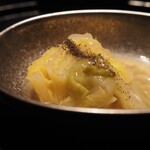 薪鳥新神戸 - 白菜 煮浸し + 鳥出汁餡 + 巌茶(岩茶)パウダー（アップ）