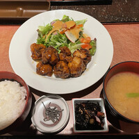 神宮前もくち - 鶏唐黒酢定食