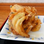 Menya Hachiyoshi - 野菜かき揚げ、なかなかデカい