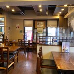 伊太利亭 - 店内（座席より右まわり）➡︎