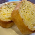 伊太利亭 - ★ガーリックトースト（198円税込）★