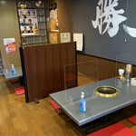 야키니쿠 카츠오 - 깨끗한 매장