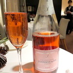 最初はロゼから