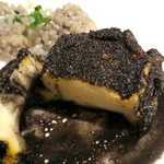 レストラン・モリエール - イカ墨のパン粉をまとったアワビは肉厚たっぷりムチムチで美味しい♪