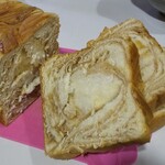 越後長岡カワバタ - デニッシュ食パン  メープル